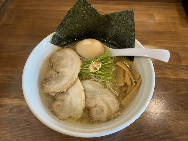 「帆立香る塩そば　全のせ1000円」@らぁめん 麺彩家の写真