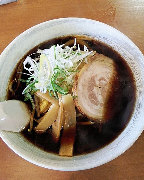 「極しょうゆ(煮詰め) 太麺 810円」@突撃ラーメンの写真