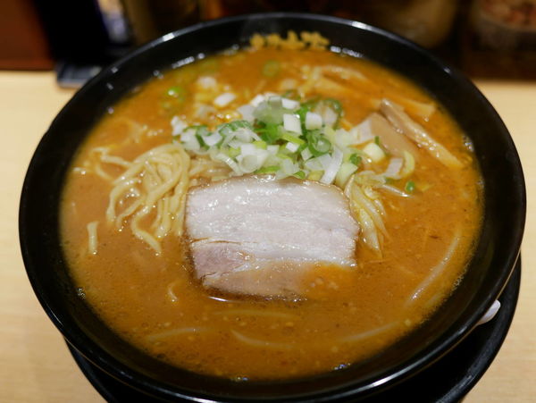 「季節限定 濃厚味噌ラーメン 大盛」@天然豚骨醤油 らーめん玉 超大吉 上野店の写真