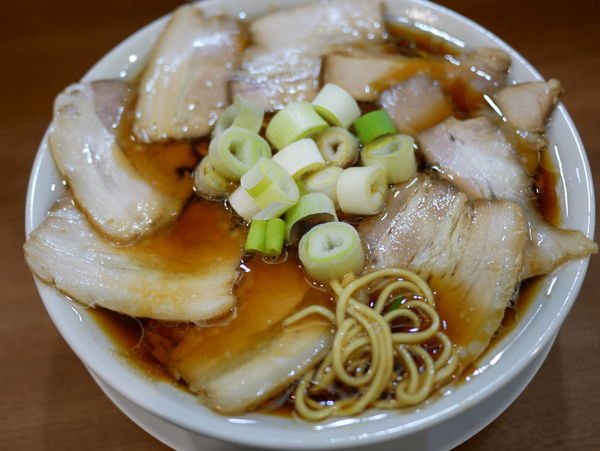 「濃厚チャーシュー中華そば」@濃厚中華そば 佐とうの写真