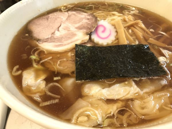 「ワンタン麺  トッピングチャーシュー1枚」@田無大勝軒の写真