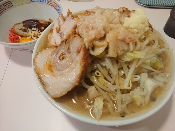 「ラーメン 大  豚まし  スペ卵」@成蹊前ラーメン 吉祥寺の写真