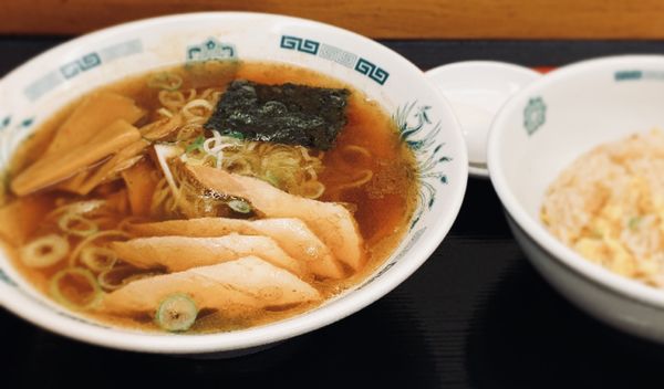 「半チャン＋醤油セット（固め￥640）他」@日高屋 神田西口店の写真