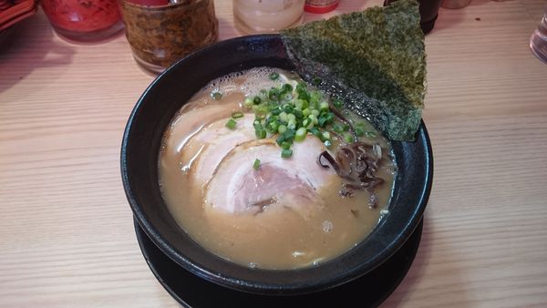 「チャーシューメン+サービスライス」@九州とんこつらーめん ひらさわの写真