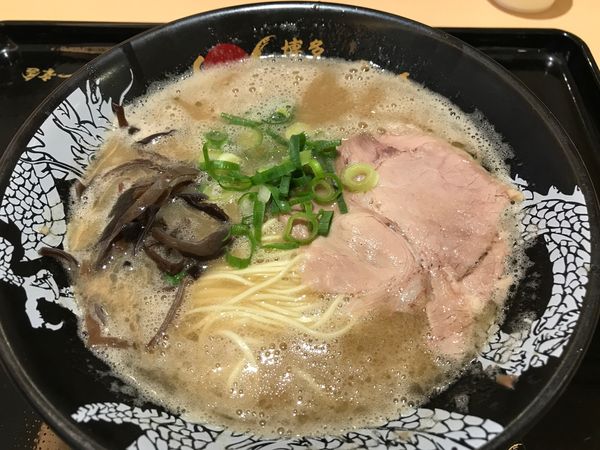 「博多豚骨ラーメン　858円」@博多一幸舎 ららぽーと立川立飛店の写真