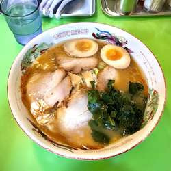チャーシュー麺大、煮卵トッピング