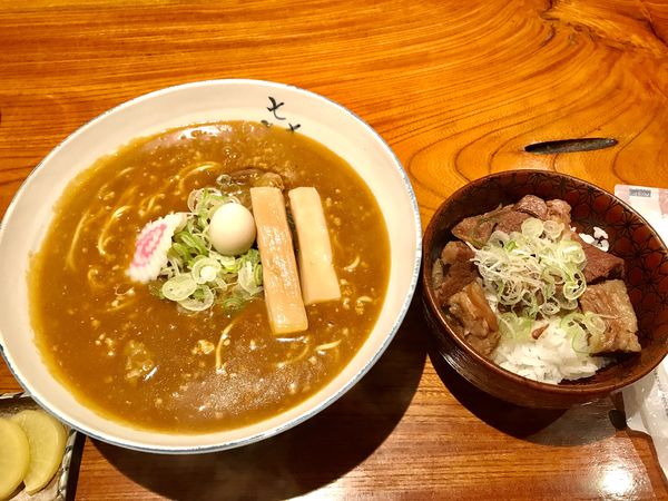 「牛すじカレーラーメン+牛すじご飯小」@㐂しやの写真