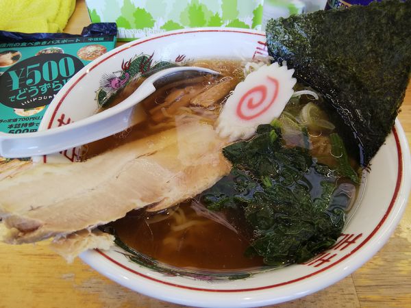 「らぁめん（鶏支那そば）ねぎ盛り　※麺：かため　※㋗で５００円」@らぁめん 鶏支那屋の写真