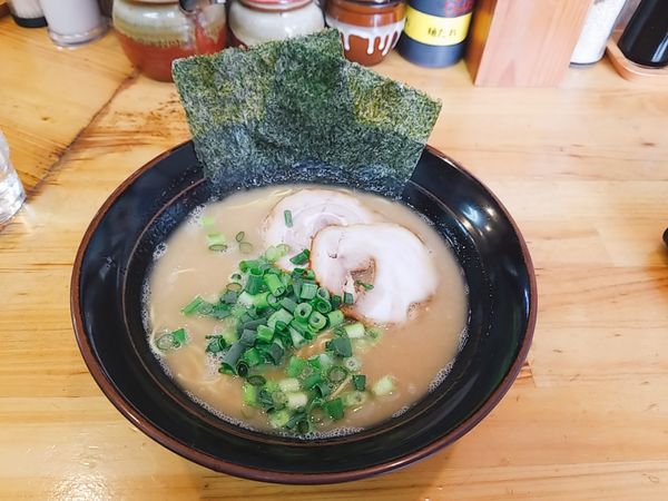 「とんこつらーめん」@九州とんこつらーめん 武者がよか 日ノ出町店の写真
