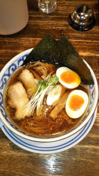 「中華そば　黒　特盛」@野田醤油ラーメン 麺屋あじくま 柏インター店の写真