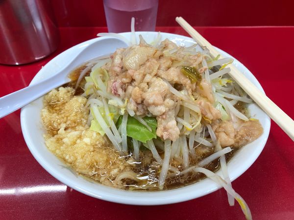 「小ラーメン麺少な目+脂+ニンニクマシ　700円」@ラーメン二郎 越谷店の写真