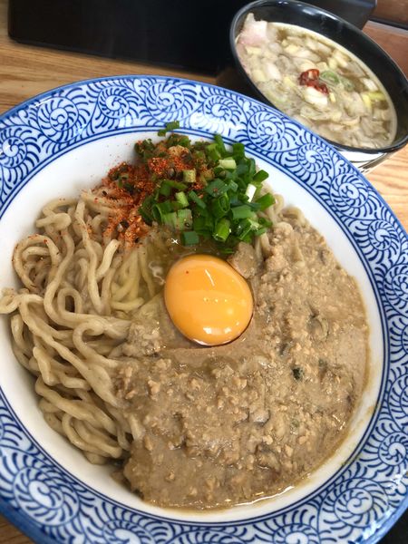 「【季節限定】カキ味噌かま玉つけそば￥1020」@中華そば専門 とんちぼの写真