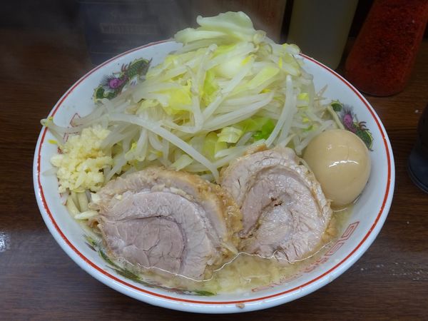 「小ラーメン（780円）＋味つけ玉子（80円）ヤサイニンニク」@ラーメン二郎 横浜関内店の写真