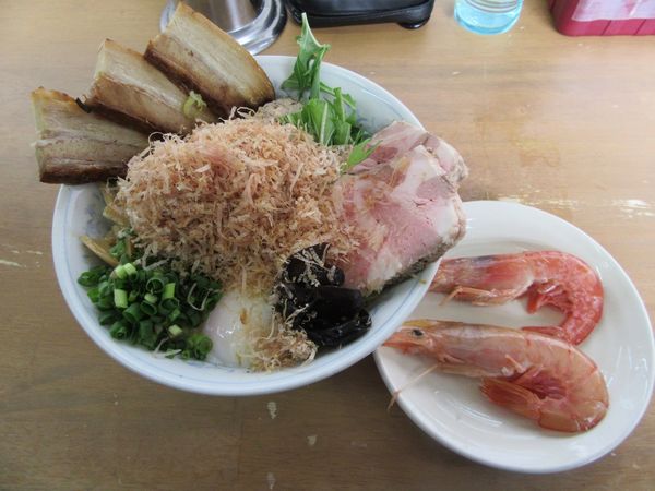 「海老和え蕎麦（１２００円）＋肩ロース３００円＋バラ３００円」@MENYA 食い味の道有楽の写真