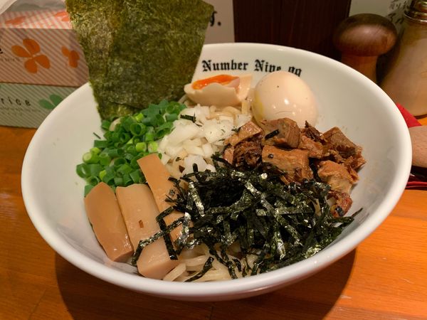 「煮干し油そば」@麺Dining Number Nine 09の写真