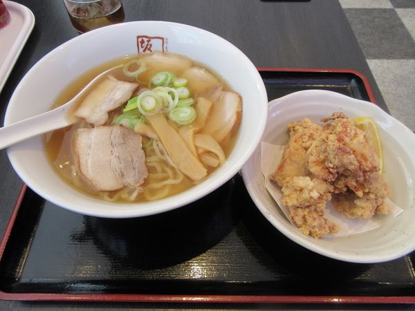 「喜多方ラーメン(680円)+唐揚げ440円」@喜多方ラーメン坂内 石岡店の写真