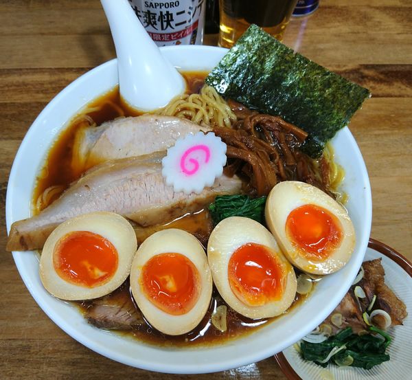 「しょうゆラーメン＋味玉W＋風味爽快ニシテ」@オランダ軒の写真