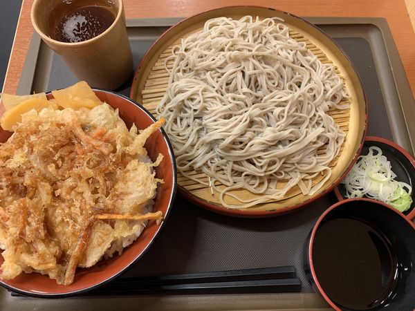 「ミニかき揚げ丼と冷そばセット 630円」@天丼 てんや 新所沢店の写真