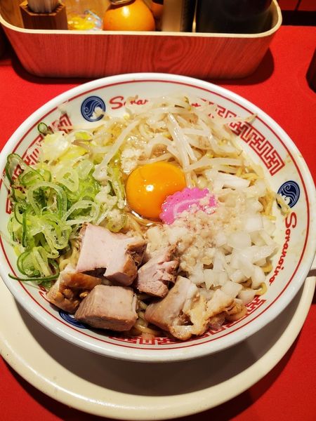 「和豚もち豚の油そば」@ソラノイロ 池袋店の写真