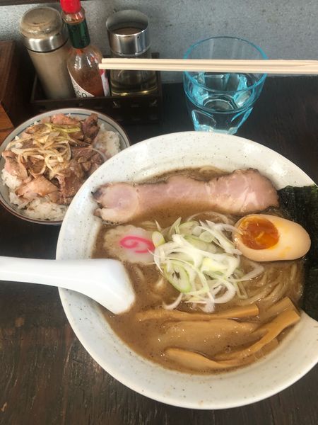 「らーめん（中）＆チャーシューごはん」@まつおぶしの写真