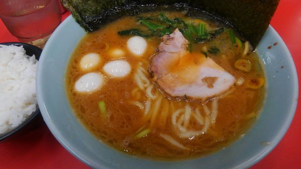 「ラーメン並　うずら　のり　小ライス」@壱六家 上大岡店の写真