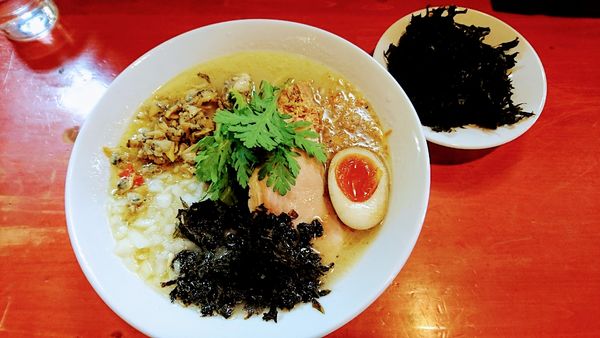 「【期間限定】貝出汁 鶏白湯そば+バラ海苔」@讃岐ラーメン はまんど横須賀の写真