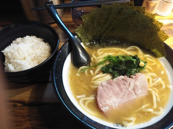 「太麺海苔増しライス」@豚骨醤油らーめん 誠屋 八幡山本店の写真