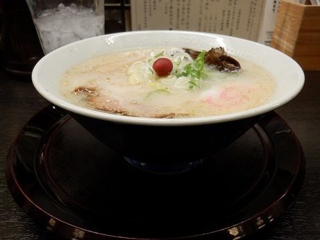 「しおらーめん　ちび盛り」@らーめん山頭火 札幌北1条チカホ店の写真