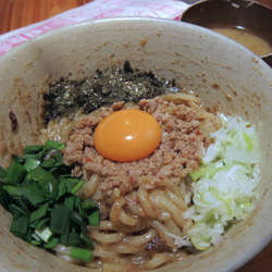 まぜ麺 780円（中盛）