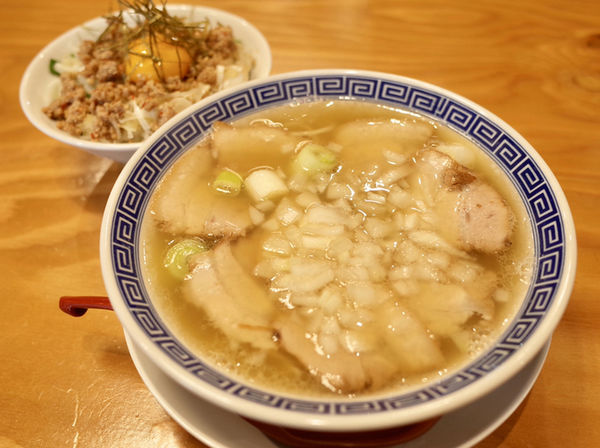 「中華そば 塩…580円・日替りセット…＋320円」@フジサワ中華そば 日比野店の写真