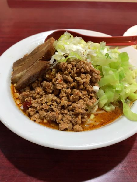 「汁なし坦々麺+叉焼」@台湾料理 吉祥 秩父店の写真