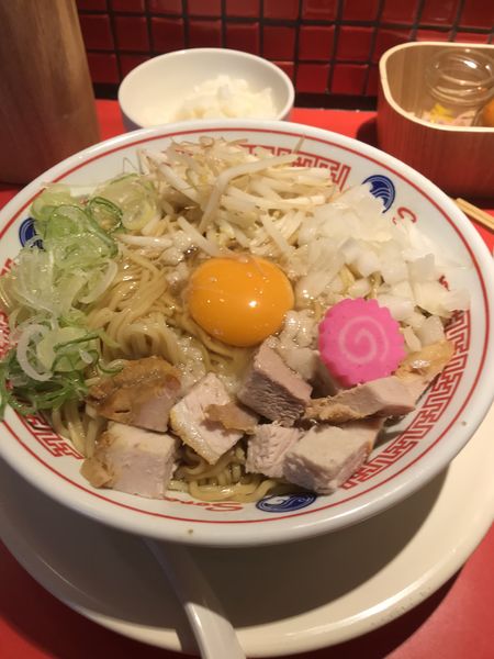 「和風もち豚のあぶらそば　大盛り　おい飯」@ソラノイロ 池袋店の写真