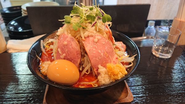 「旨辛豚骨らぁ麺（Ｃ３）全部乗せ　大盛300g(麺量）　野菜増」@らぁ麺 ゆら吉の写真