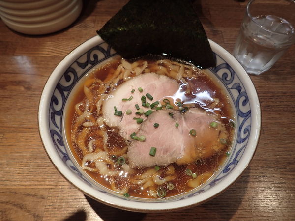 「比内地鶏の中華そば(醤油)　850円」@らー麺屋 バリバリジョニーの写真