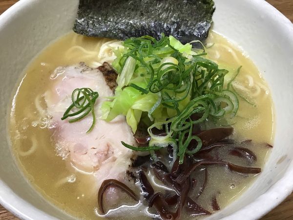 「鶏白湯塩ラーメン830円」@麺や 福一の写真