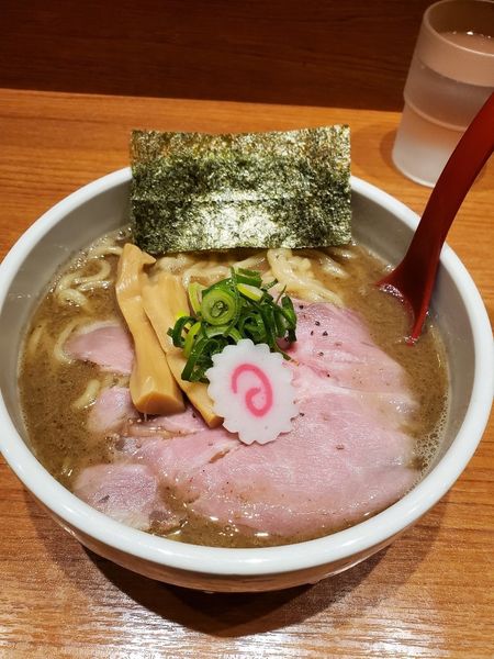 「煮干中華そば」@煮干中華そば 鈴蘭 新宿店の写真