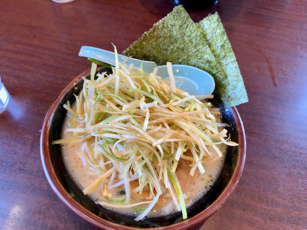 「醤油ネギ」@麺屋TAKUMI 加須店の写真