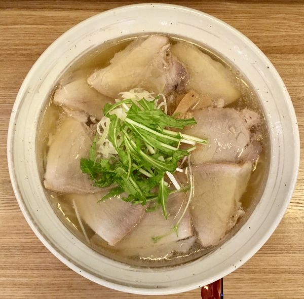 「チャーシュー塩ワンタンメン」@ワンタンメンの満月 三鷹店の写真