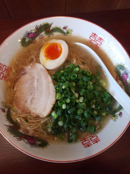 「だるまラーメン+万能ネギ  ｷｸﾗｷﾞ抜き」@博多 長浜ラーメン だるま一家の写真