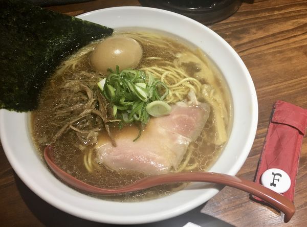 「くん玉牛骨しょうゆ」@麺場らせん -RASEN-の写真