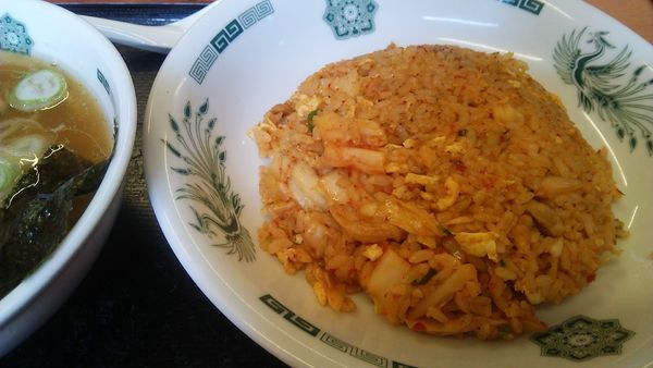 「キムチチャーハン＋半ラーメンセット 770円」@日高屋 JR新杉田店の写真