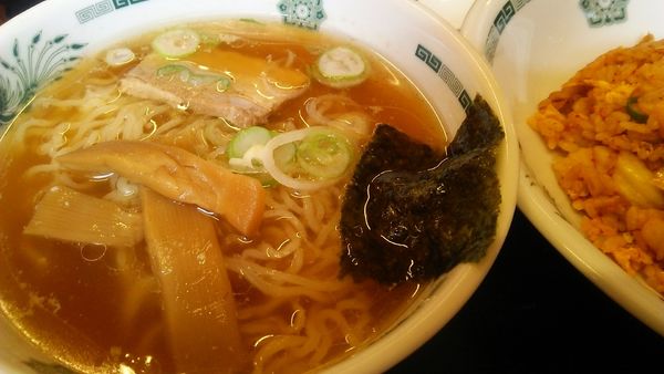 「キムチチャーハン＋半ラーメンセット 770円」@日高屋 JR新杉田店の写真