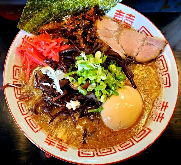 「魚介豚骨ラーメン+キクラゲ」@博多長浜らーめん 六角堂の写真