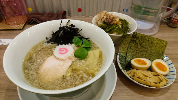 「塩煮干しそば+3種盛り+三陸産めかぶメシ+替玉」@中華そば ムタヒロ 拝島駅店の写真