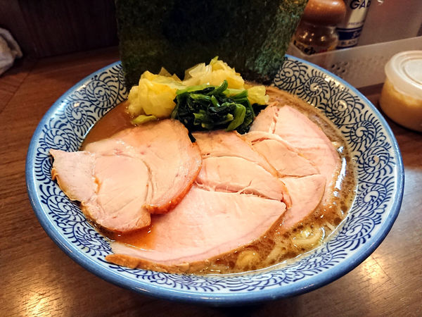 「限定 宮元家流ラーメン+チャーシュー+キャベツ」@煮干しつけ麺 宮元の写真