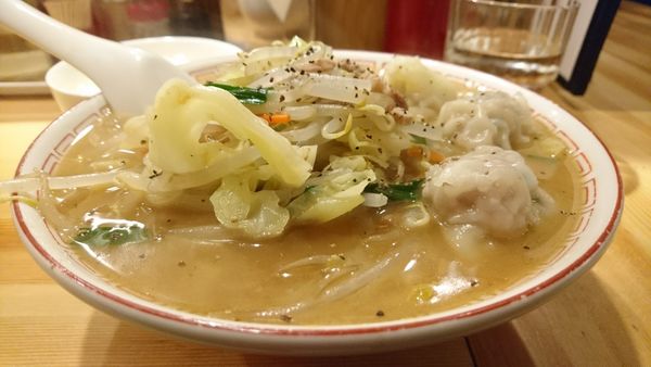 「【昼】タンメン(醤油)+ワンタン」@らーめん 已己巳己の写真