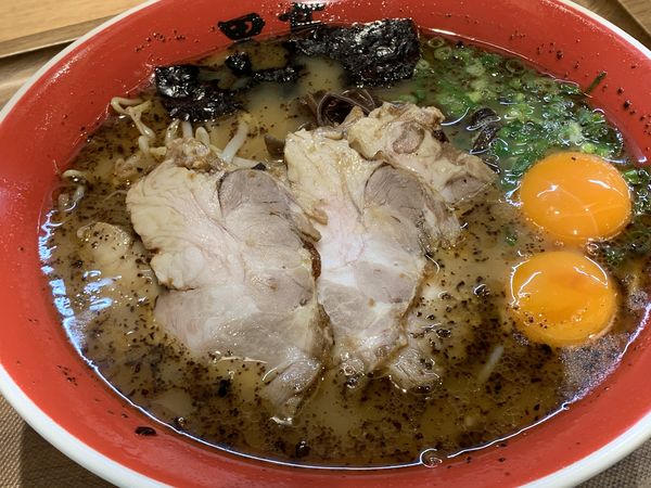 「玉子入りラーメン」@熊本ラーメン 黒亭 桜町熊本城前店の写真
