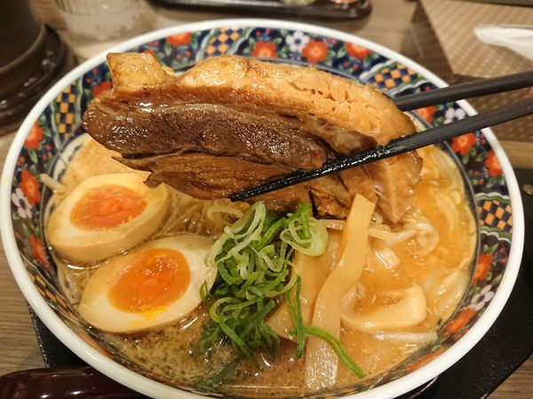 「旨とろ角煮味噌らーめん900円→開店記念500円＋税」@味噌屋蔵之介 ひばりヶ丘店の写真