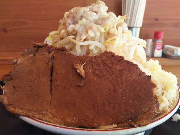 「ヤマモトジロー　※野菜：多め　＋ニンニク（無料）」@中華そば 焼きめし やま本の写真