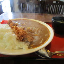 カツカレーライス 900円